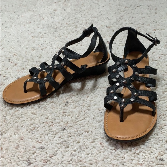 Shoes - Picture 3 of 6